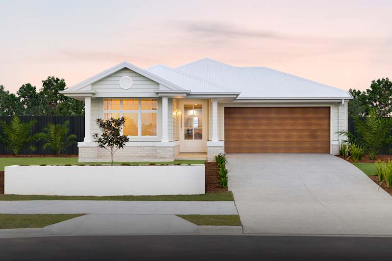 Melody 24 house design with Nantucket facade - display alt